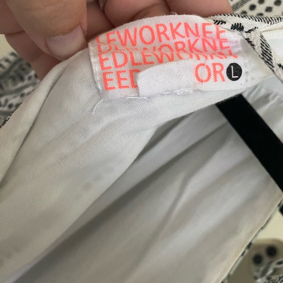 Needlework romper - Picture 3 of 3